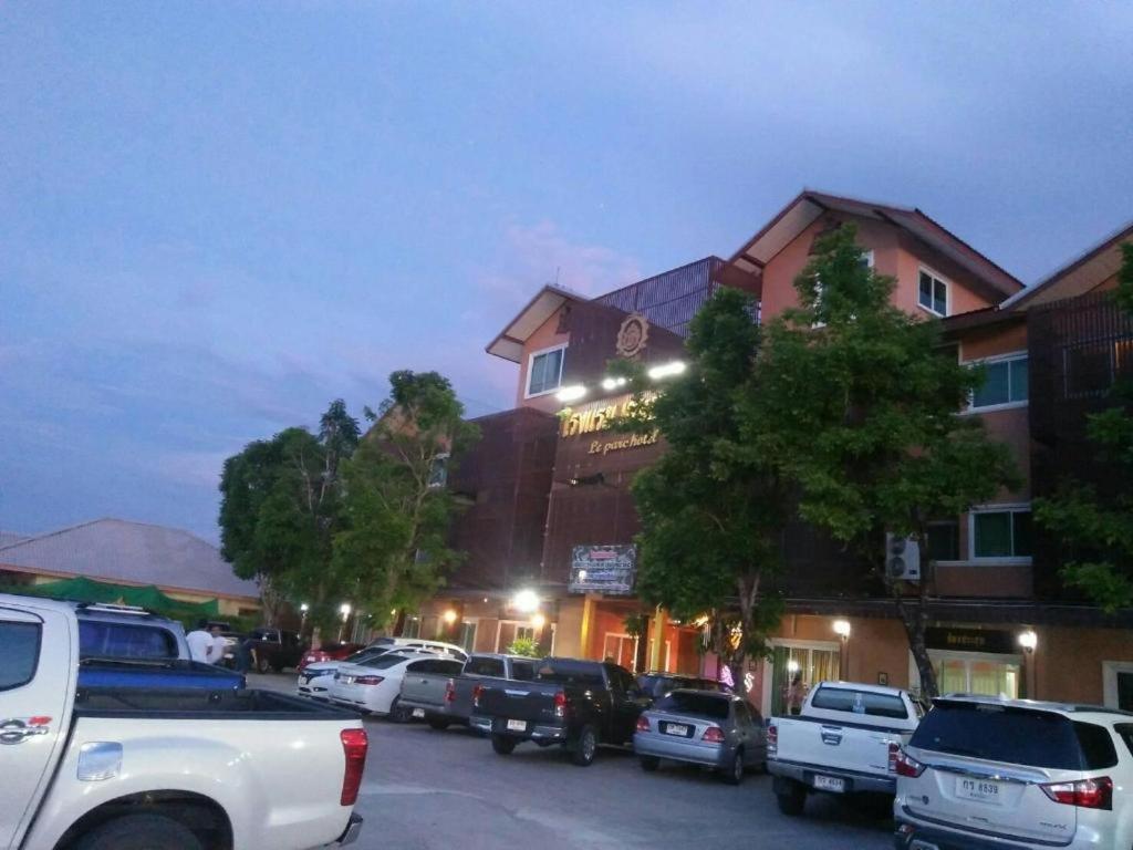 Le Parc Wangnang Hotel Phitsanulok Eksteriør bilde
