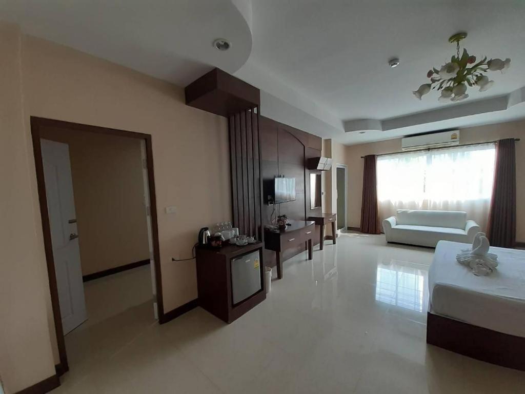 Le Parc Wangnang Hotel Phitsanulok Eksteriør bilde