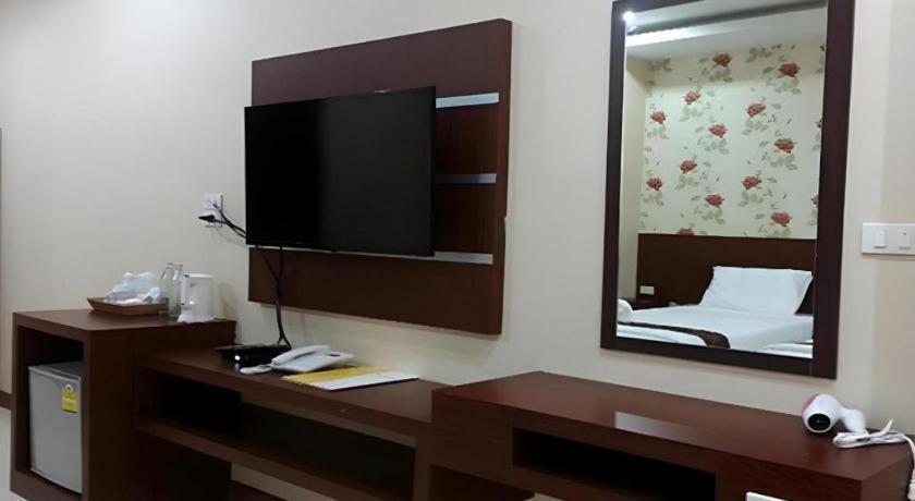 Le Parc Wangnang Hotel Phitsanulok Eksteriør bilde